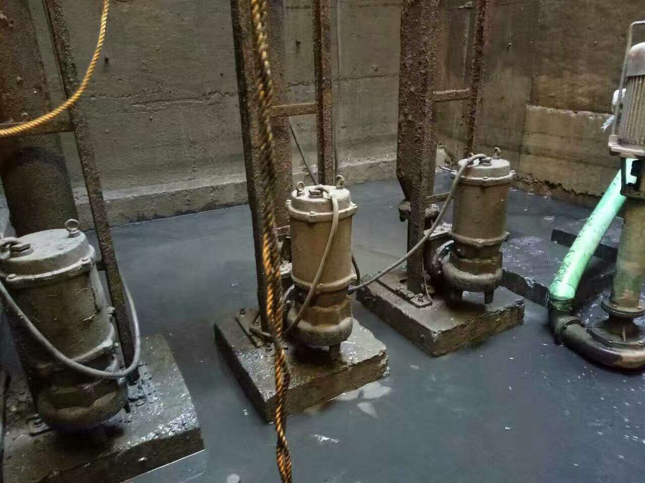 广灵污水池清理