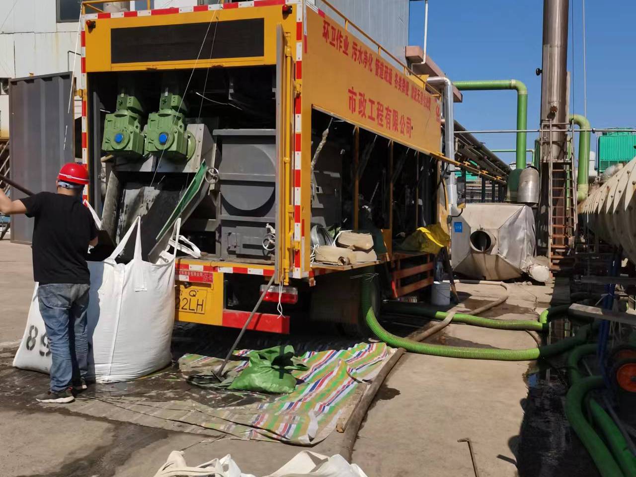 广灵淤泥压干处理